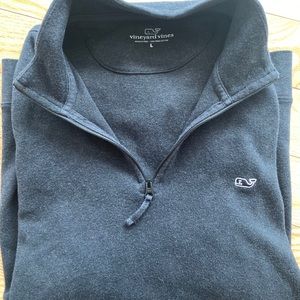 Vineyard Vines quarter zip pull over- like new